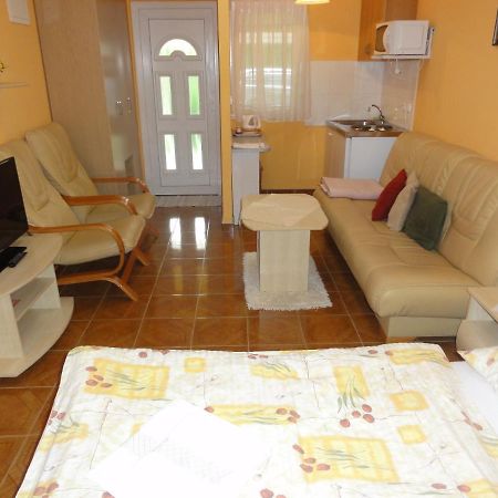 Apartmany Usmev Вельки-Медер Экстерьер фото
